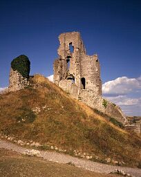 Remains of Corfe Castle © National Trust